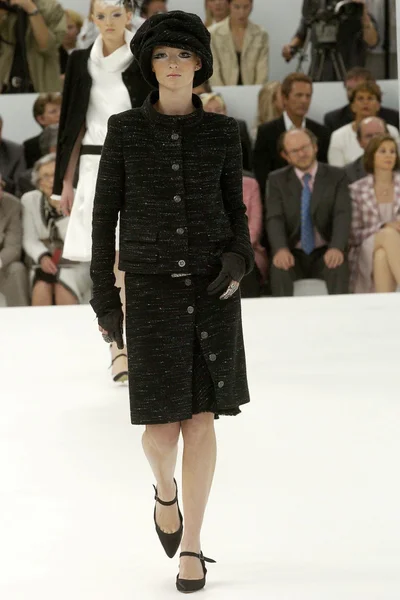 Look 15